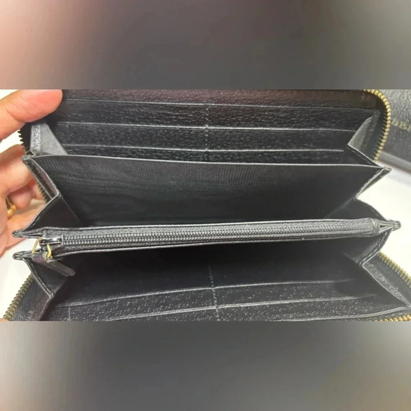 Gucci GG Logo Leather Continental Long Wallet - Picture 2 of 7